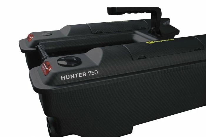 Ridgemonkey - Hunter 750 Baitboat + Cotswold Aquarius - Compact Bait Boat Bag 3 Ridgemonkey - Hunter 750 Baitboat + Cotswold Aquarius - Compact Bait Boat Bag - Image 3
