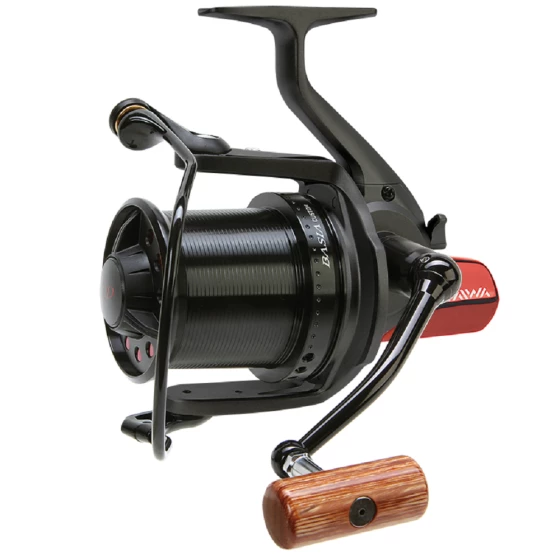 Daiwa - DCR6 Basia Custom Reel - Black Body Black Spool Red Rear Cover Wood Handle 1 Daiwa - DCR6 Basia Custom Reel - Black Body Black Spool Red Rear Cover Wood Handle