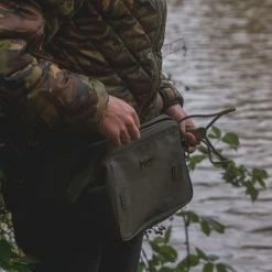 Solar Tackle - SP Baiting Pouch -Predator shop new edits touch 4337 one