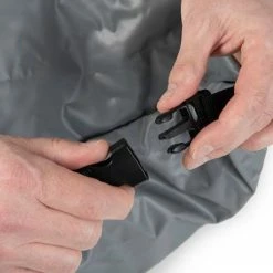 Fox Rage - HD Dry Bag -Predator shop nlu105 107 rage voyager dry bag clip open detail