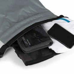 Fox Rage - HD Dry Bag -Predator shop nlu105 rage voyager dry bag 15l in use