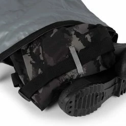Fox Rage - HD Dry Bag -Predator shop nlu106 rage voyager dry bag 30l in use