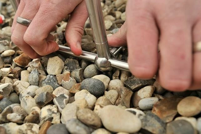 Korda - Singlez Stage Stand 3 Korda - Singlez Stage Stand - Image 3